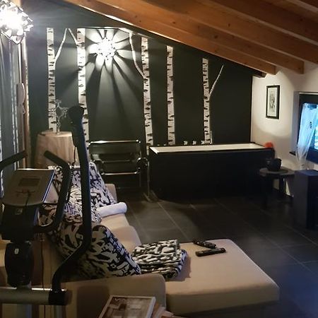 B&B Benessere La Casa Nera Брено Экстерьер фото
